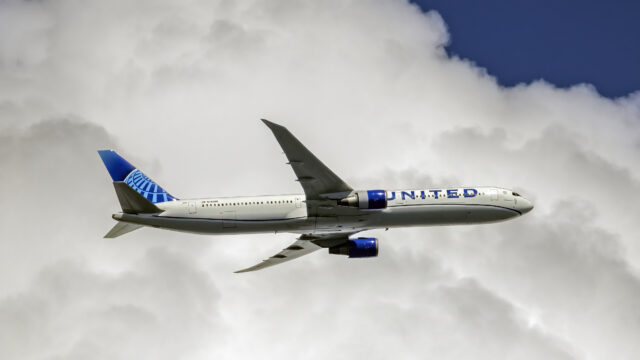 United Airlines Boeing 767-424ER N76065 approaching Washington Dulles in July 2025